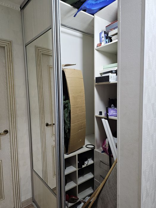 отдам даром шкаф