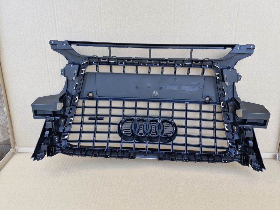 Grila centrala Audi Q5 8R NOUA 2008-2012