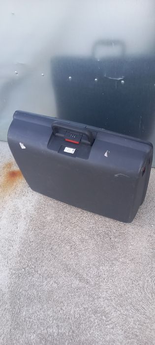 Куфари за дрехи и багаж