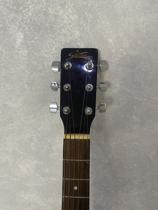 Продам гитару в отличном состоянии