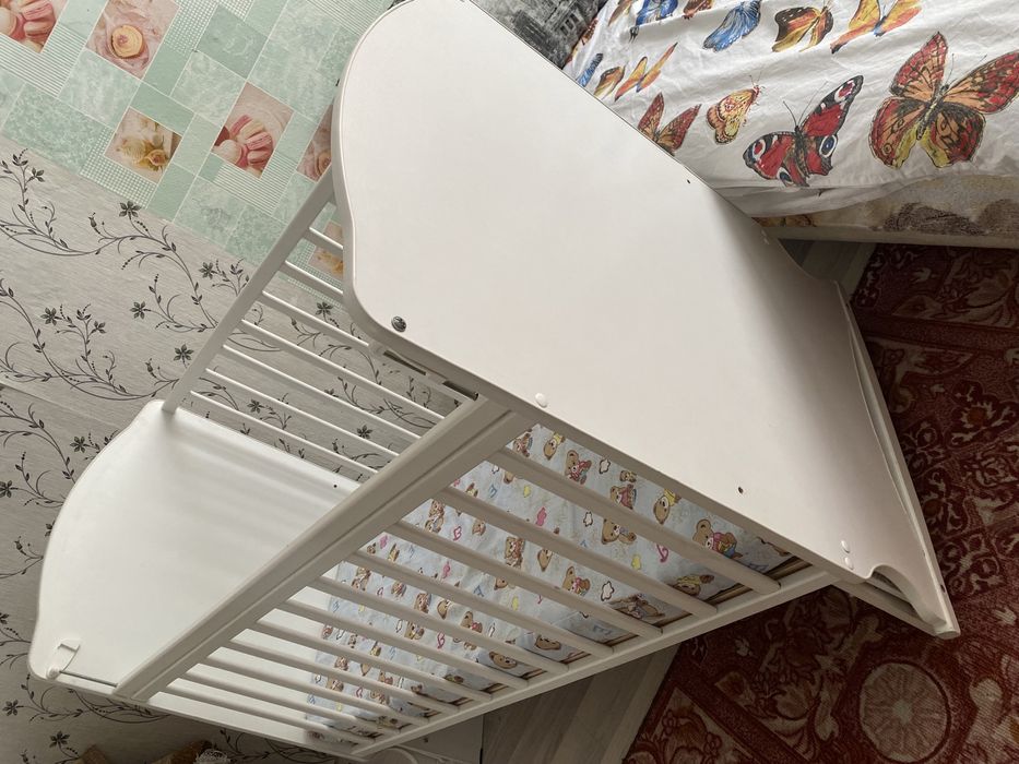 Детская кроватка маятник