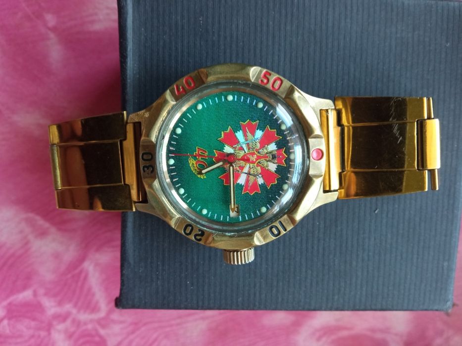 Продаются командирские часы.