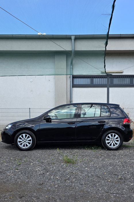 Vând Volkswagen Golf VI  benzină 1.6MPI