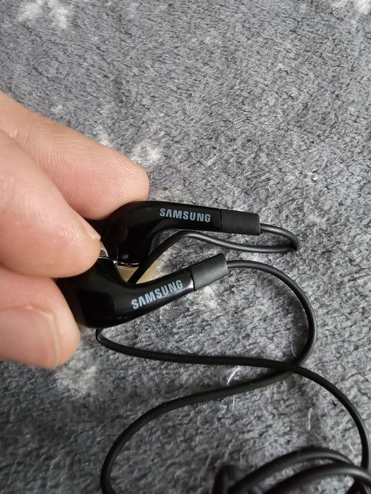 Casti cu fir samsung noi