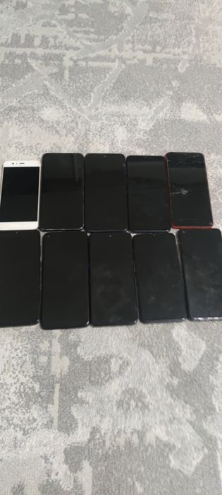Продам телефоны все рабочие