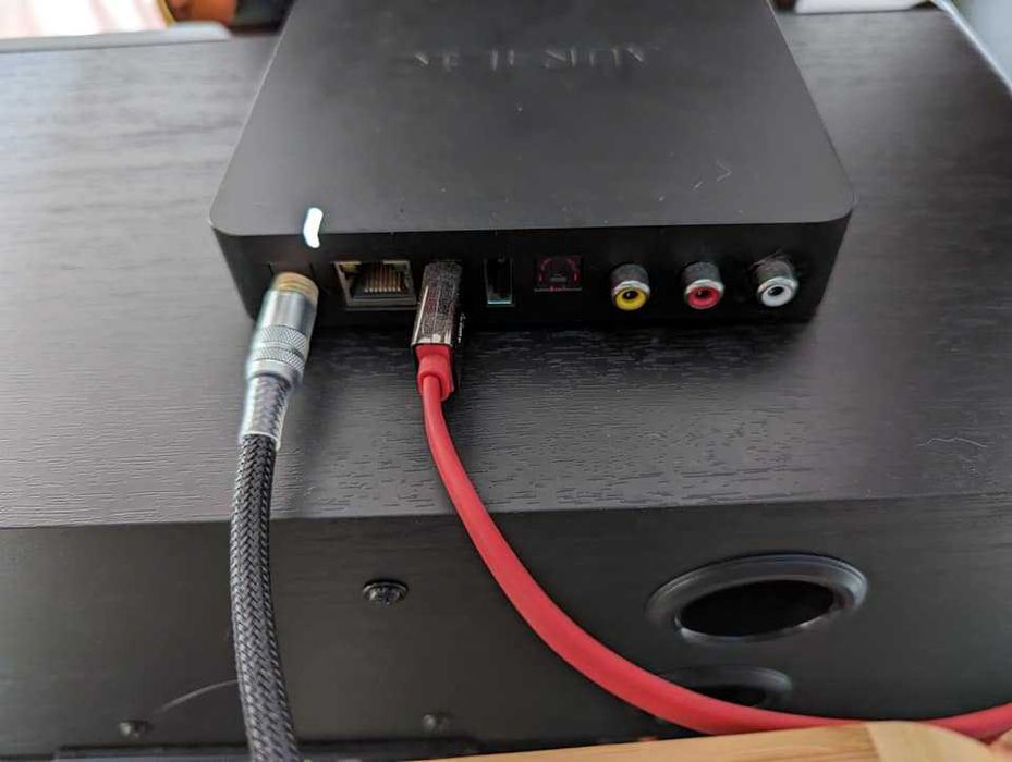Streamer Auralic Aries Mini + sursă liniară Auralic