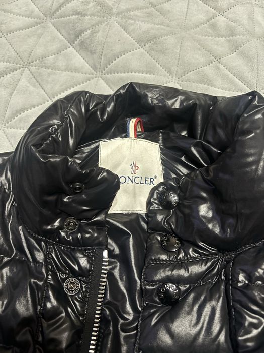 Geacă Matlasată Neagră Moncler – Mărimea 42