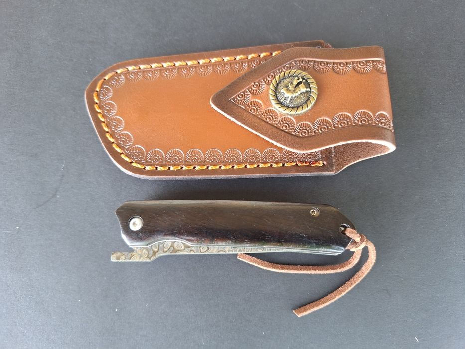 Сгъваем нож от дамаска стомана VG-10 с кожен калъф