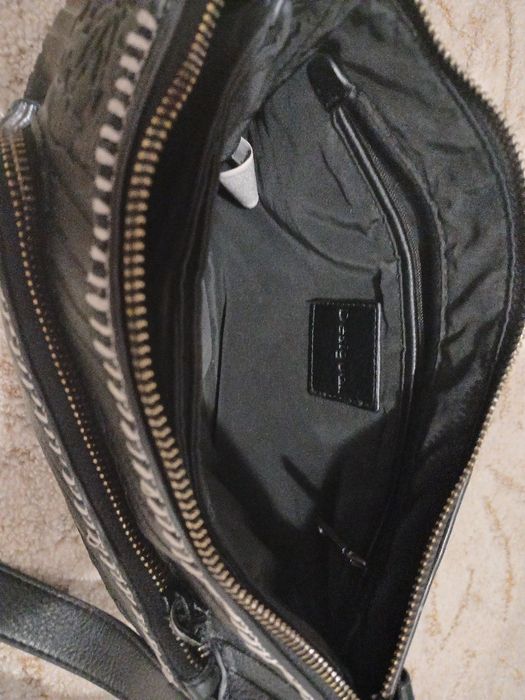 Geanta dama Desigual.