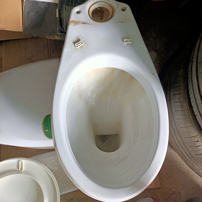 Продам унитаз б/у марка Оскольская керамика