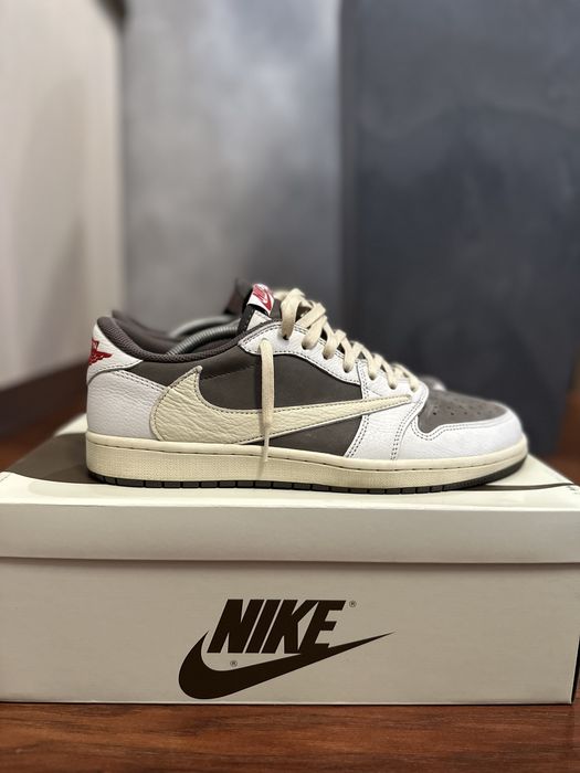 Nike x Travis Scott Air Jordan 1 Low reverse mocha