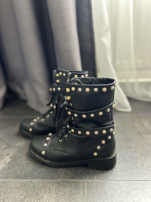 Зимни боти от естествена кожа с капси Zara