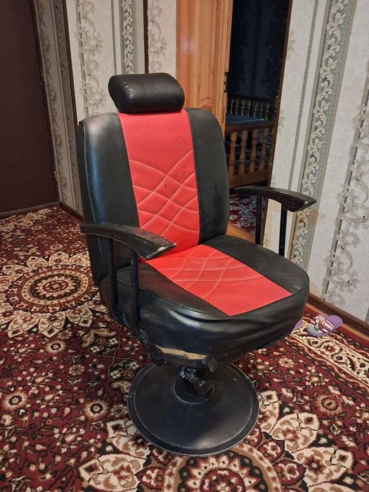 Yumshoq kreslo sotiladi