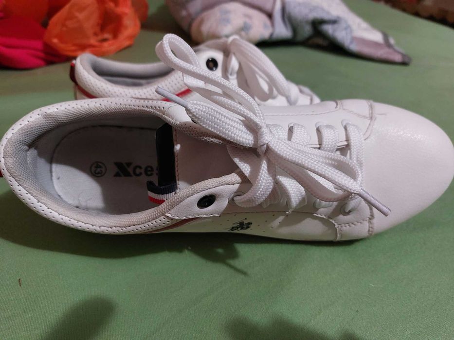 Бели обувки xces