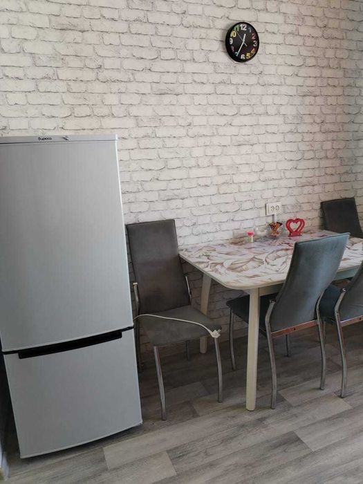 продам 1 ком квартиру в районе 8 школы