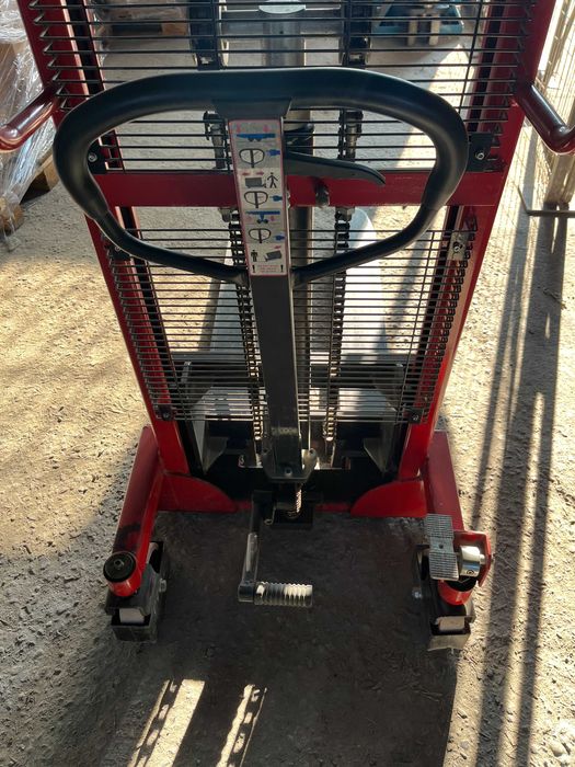 Ръчен хидравличен стакер LIFTEX