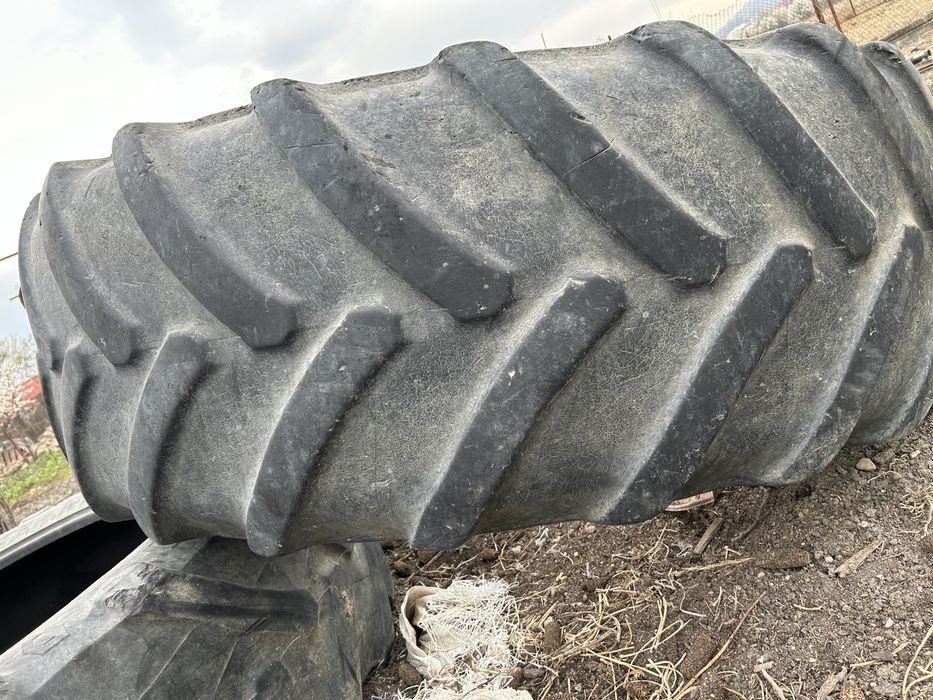 Vând 3 cauciucuri 540/70r38 si 600/65 r38
