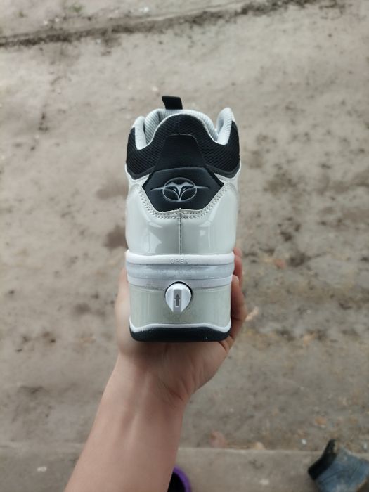 Rolik krassovka (yangi),  Кроссовки Roller 2-в-1 (новые)