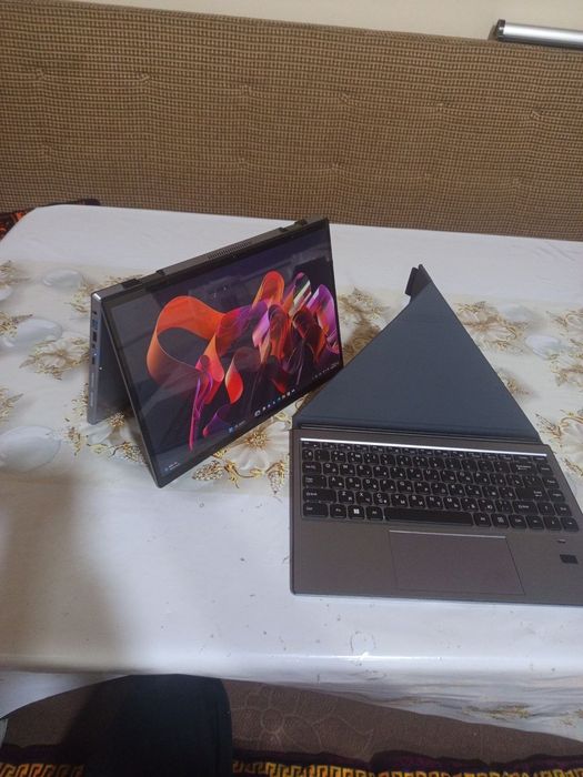 Noutbook 2ta ekranli