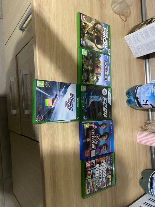 jocuri de xbox și ps4 vand urgent 50 lei bucata