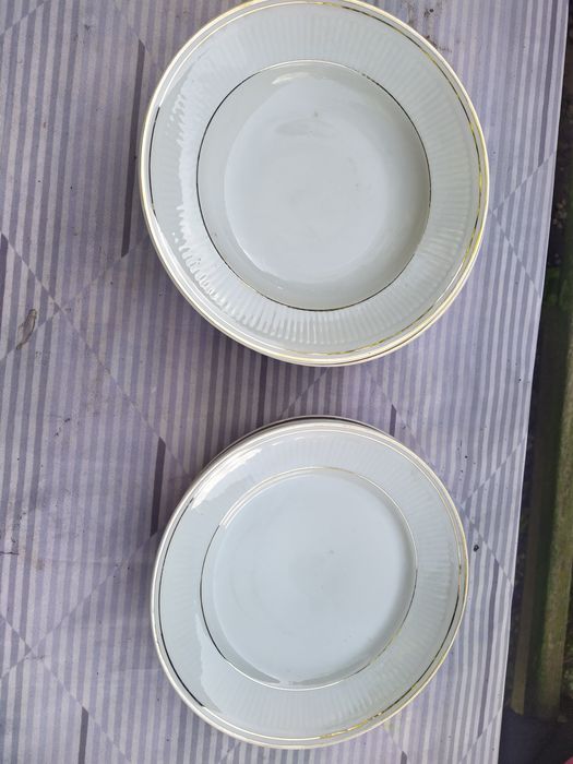 Български порцеланови чинии