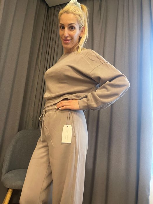 Нов дамски комплект в нежен бежов цвят S,M,L,XL