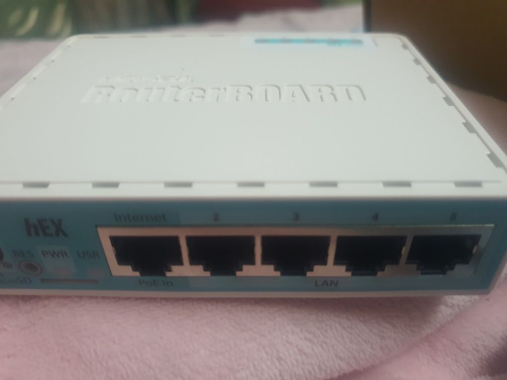 Mikrotik hex rb750gr3