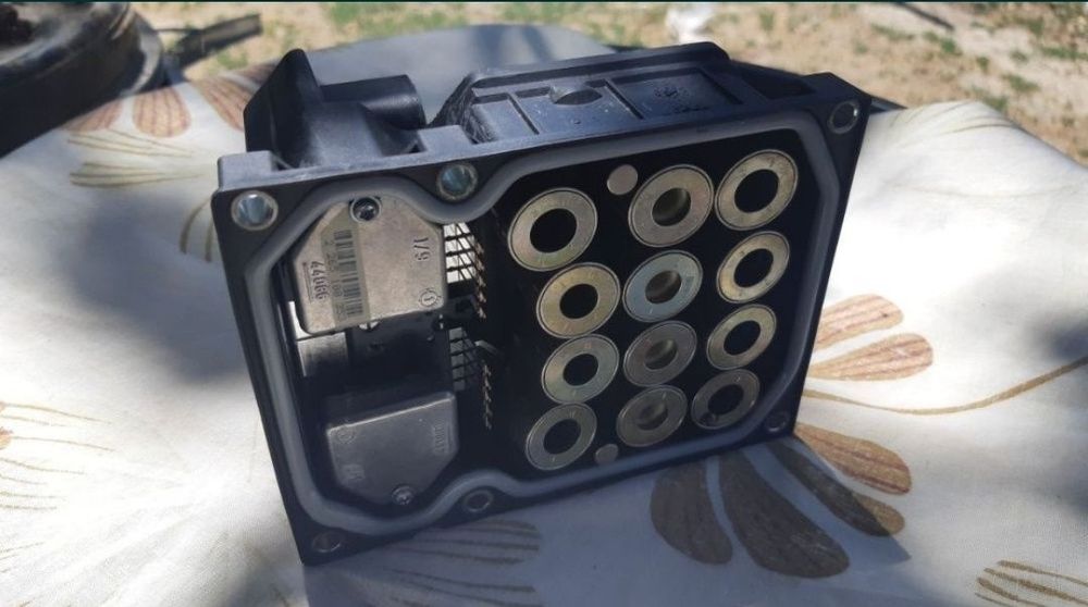 Ремонт блоков ABS (Bosch 5.7) для BMW E38; E39; E53; E65