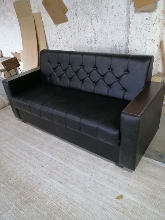 Кожаный диван для офиса и салон красоты