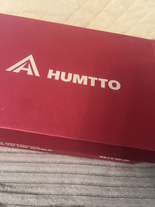 Продам новые кросовки HUMTTO
