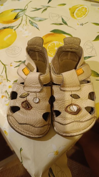 Боси обувки различни марки и номера