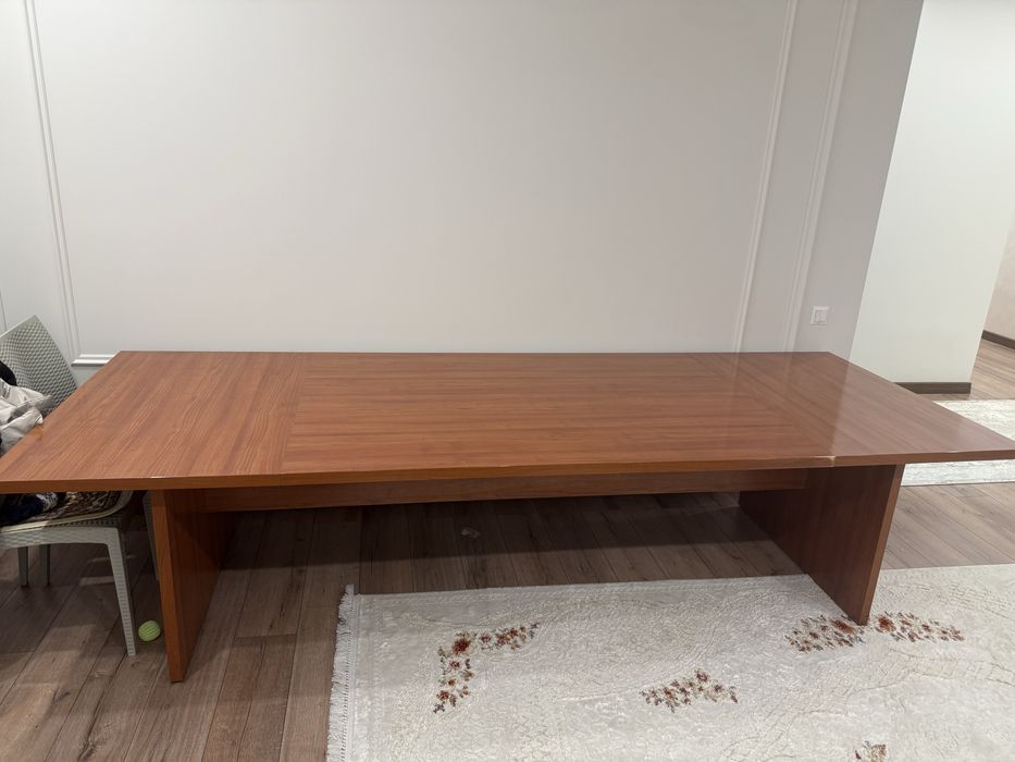 Продам стол для гостей