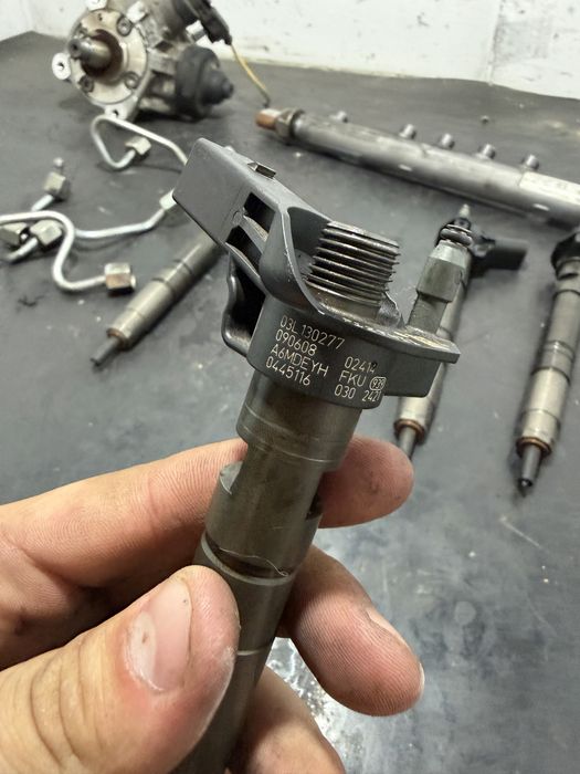 Kit injectie pompa injectoare Audi Q5 2.0 TDI 170cp 136Cp CGLB CAHA CAGB  03L130277 | 0445010507 | 03L130755