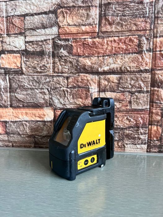 Nivela Dewalt DW088