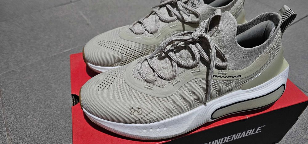 Under Armour Phantom 4