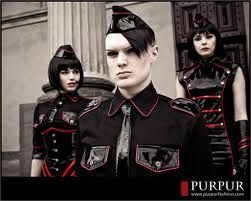 Готик лачен милитъри костюм