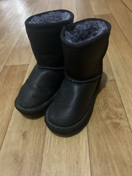 Продам детские угги
