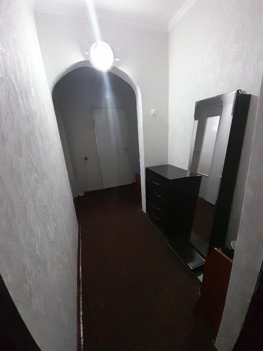 Сергели 5 Аренда 1 ком переделанная в 2х ком 1 этаж