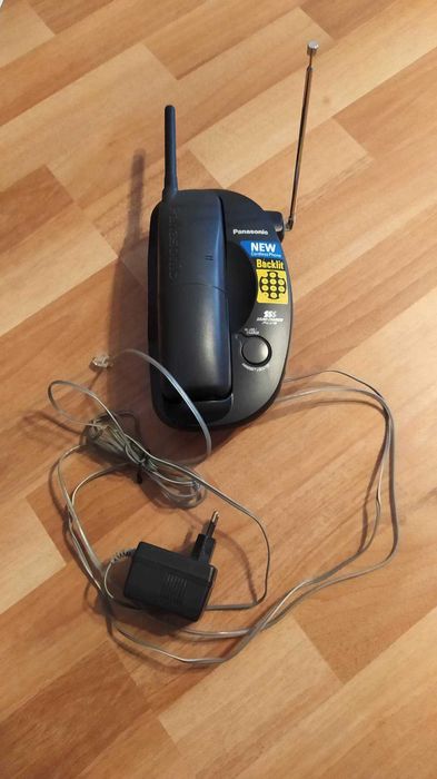 Телефон безжичен стационарен Panasonic KX-TC2000YGB