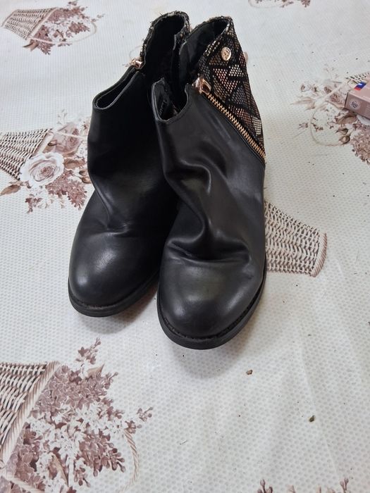 Ghete de damă mărimea 36