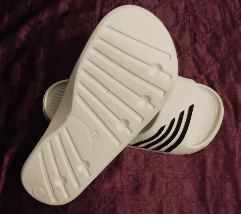 Дамски летни чехли и сандали