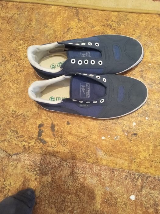 Продам кроссовки "Rapidly"