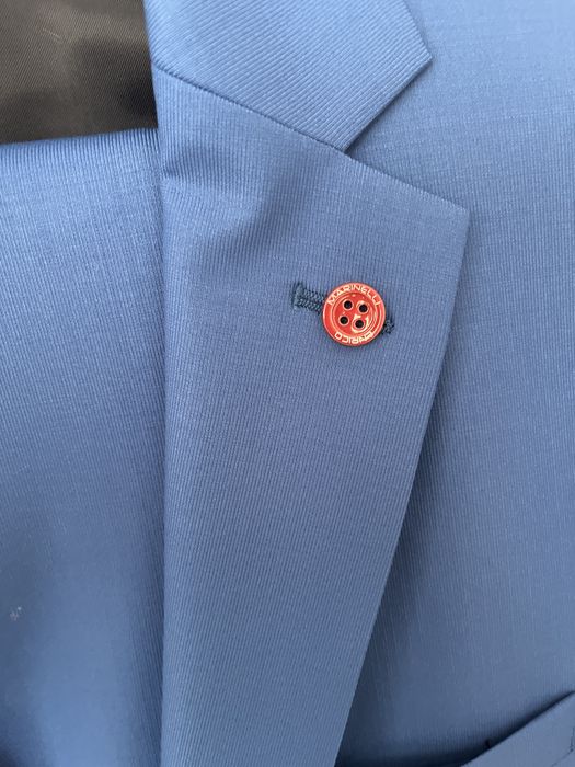 Продается мужской костюм