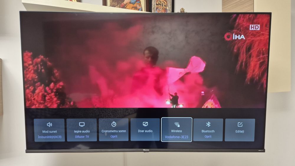 Vând smart tv Hisense QLED model 50E7HQ de 50 inch - 125 cm