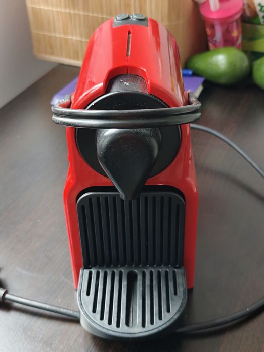 Espressor Nespresso Inissia Rosu