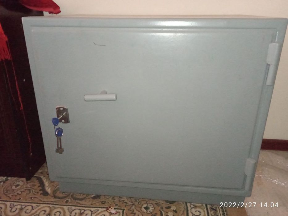 Сейф металлический