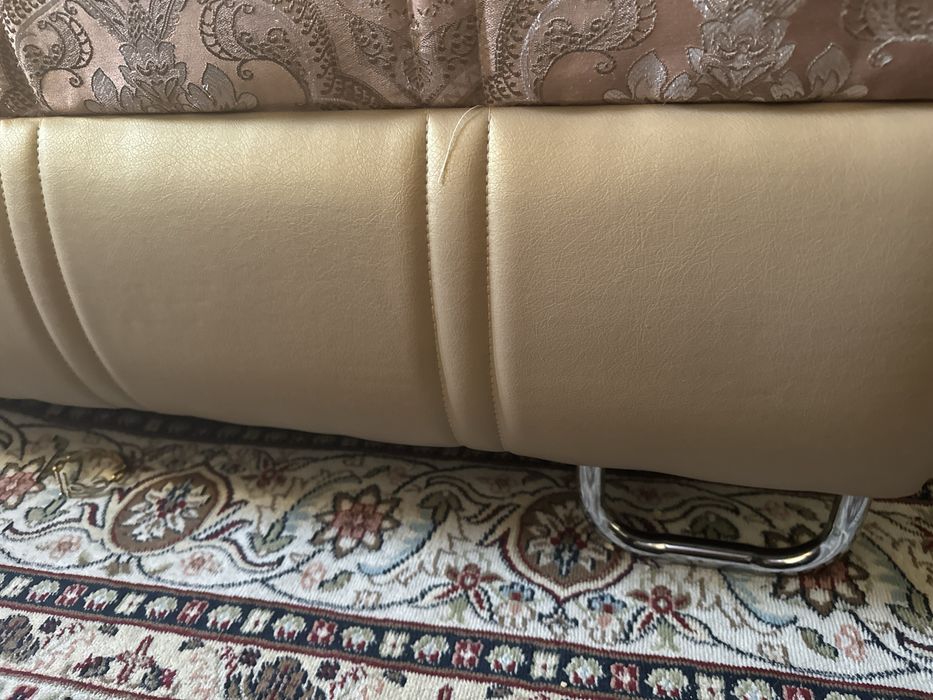 Диван почти новый