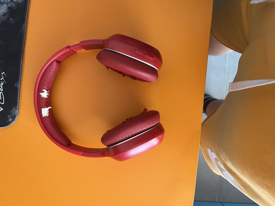 Продавам мишка клавиатура слушалки и малспад