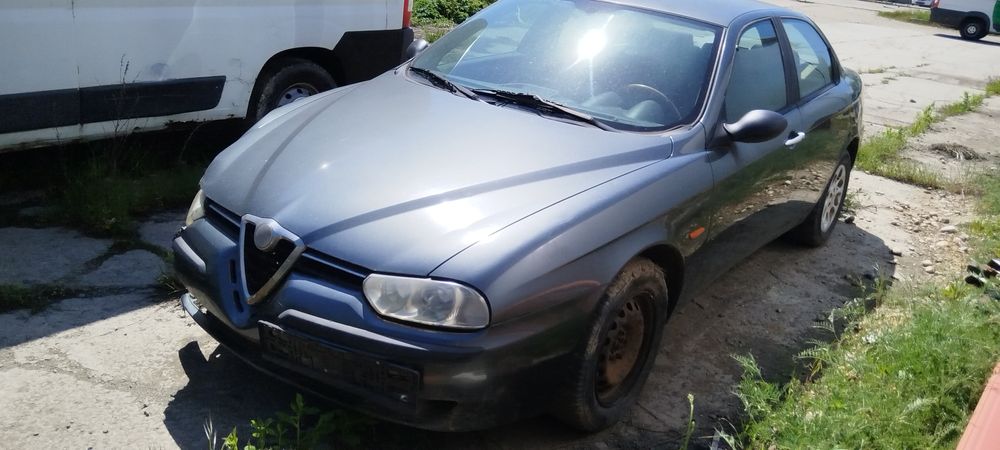 Alfa Romeo 156 doua bucăți