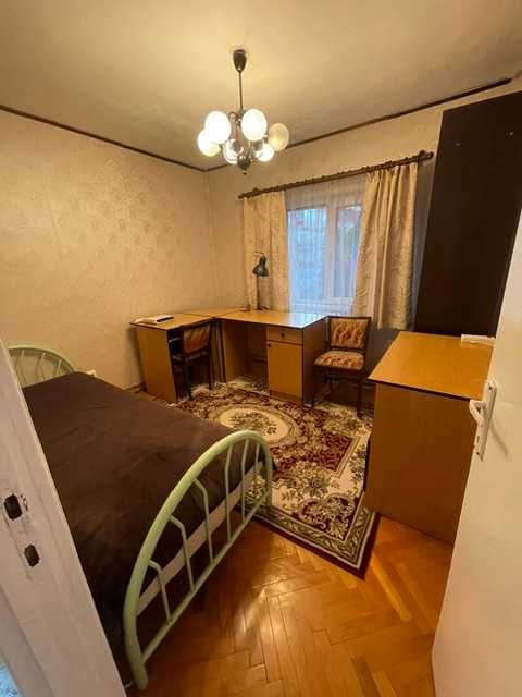 Proprietar trei camere Calea Sagului